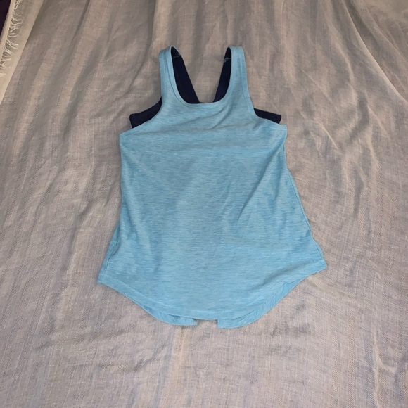 Bundle of 3 S/M athletic tops - Picture 2 of 12